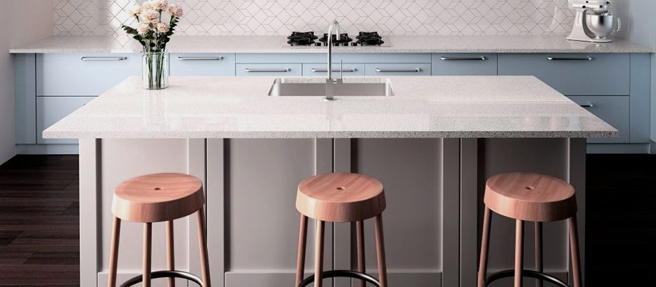 Барная стойка из кварцевого камня