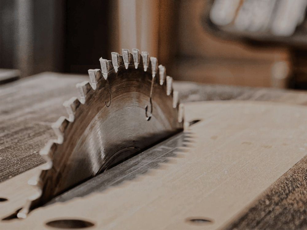 Распил или форматная резка компакт плит